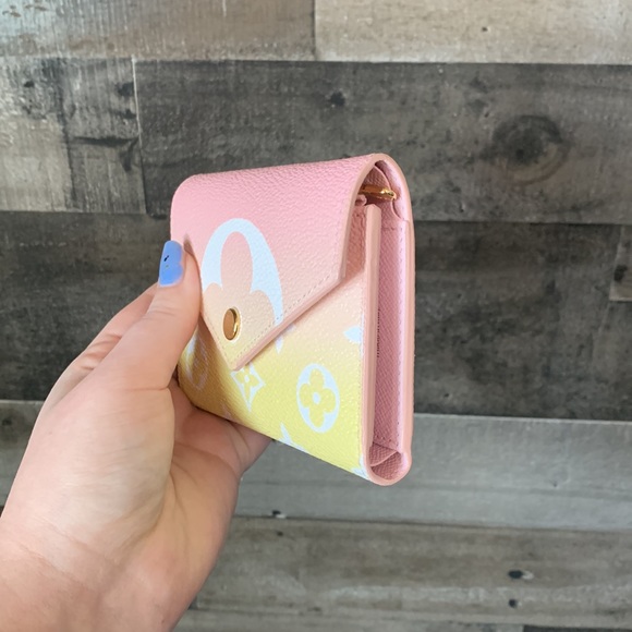 LOUIS VUITTON Pink/Yellow Victorine By The Pool In Rose/Light Gradient - Picture 2 of 10